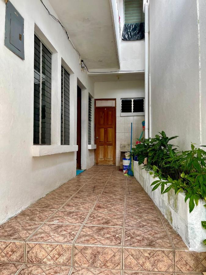 Hostal Inn 1 Flores Exterior photo